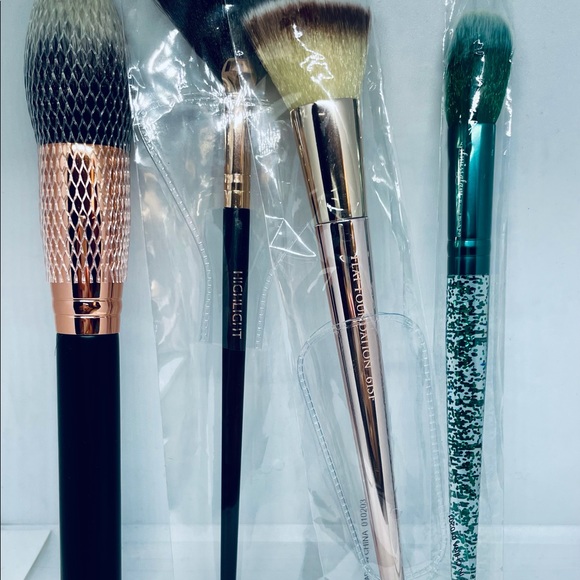 NWOT Lot of 4 Make-up Brushes, A Perfect 10, Shana B., FARAH, Slmissglam - Picture 6 of 10